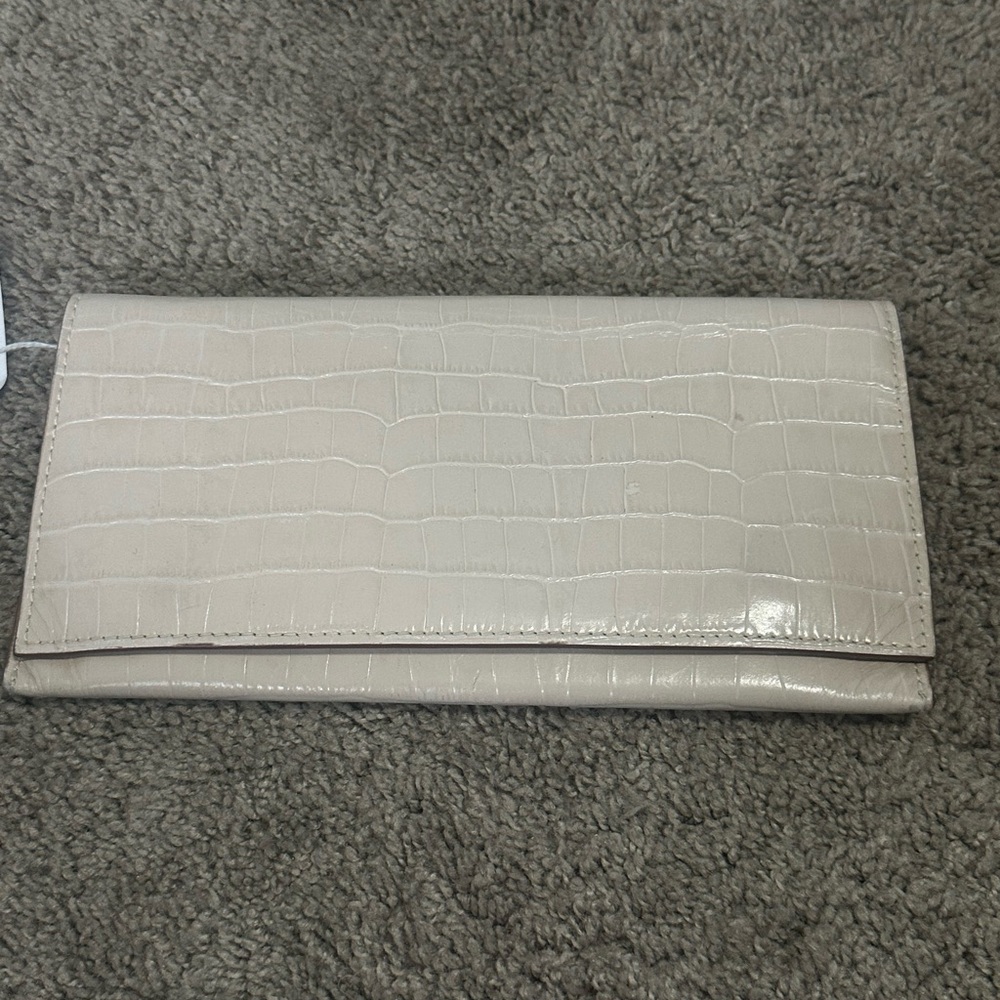 Elegant Cream Crocodile-Embossed Clutch